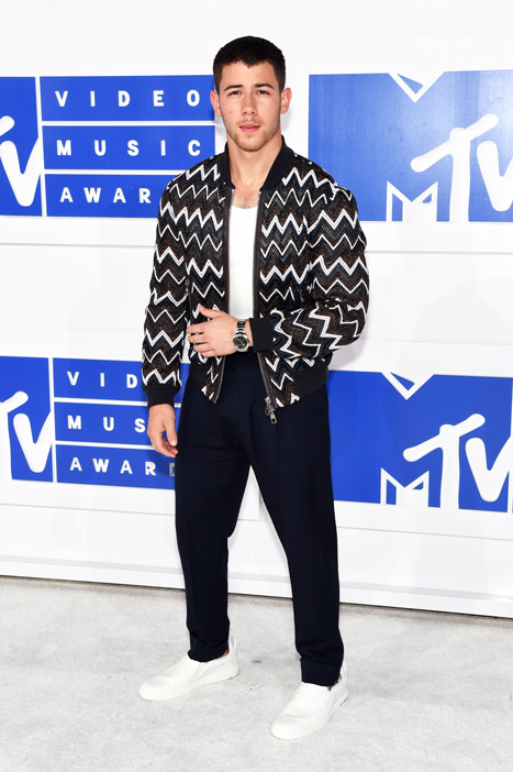 Nick-Jonas-597560832 VMAs 2016