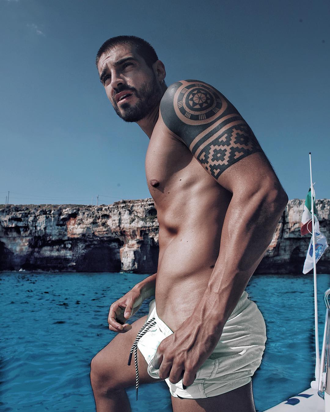 Fabio Colloricchio sube la temperatura de Supervivientes