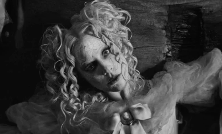 Lady Gaga The dead dance
